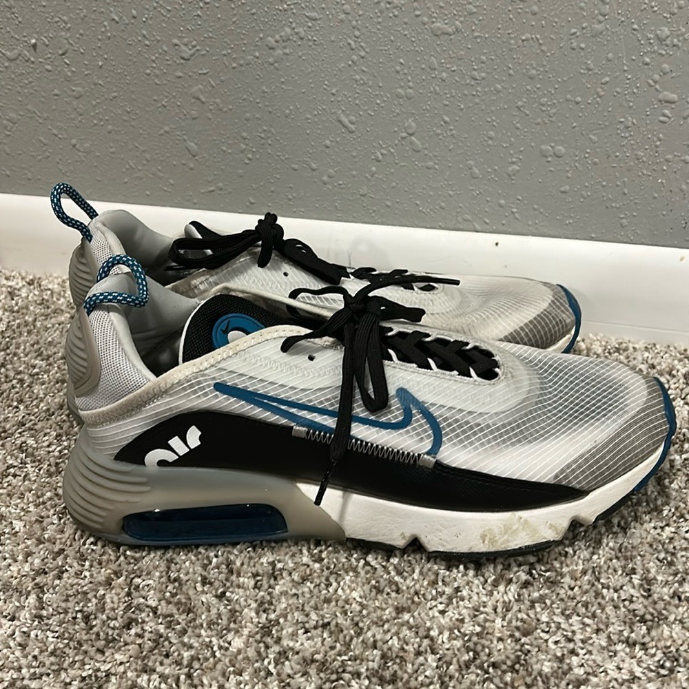 Nike Air Max 2090 Green Abyss Athletic Shoes White